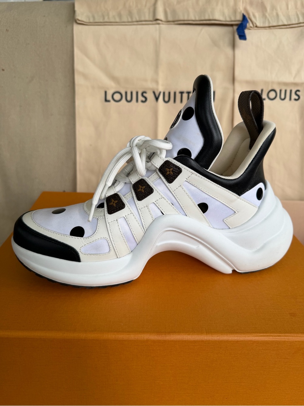 Louis Vuitton Archlight Polka Dot White and Black Chunky Runner Sneakers - Picture 10 of 16